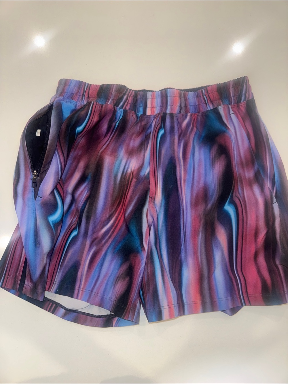 lululemon athletica Purple and Blue Gradient Men's Shorts size SMALL NWOT